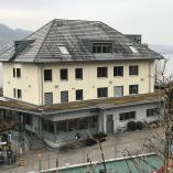 Der Dachstock des Hotel Delphins in Meisterschwanden vor dem Umbau: Zwei Zimmer auf dieser Seite verfgen nur ber Dachfenster.