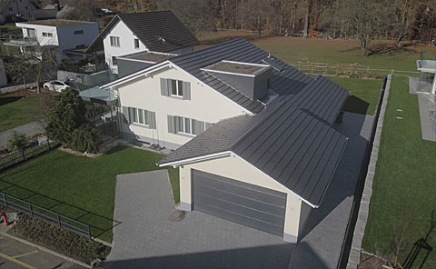 Garagenanbau  Dachlukarnen und ein Balkon